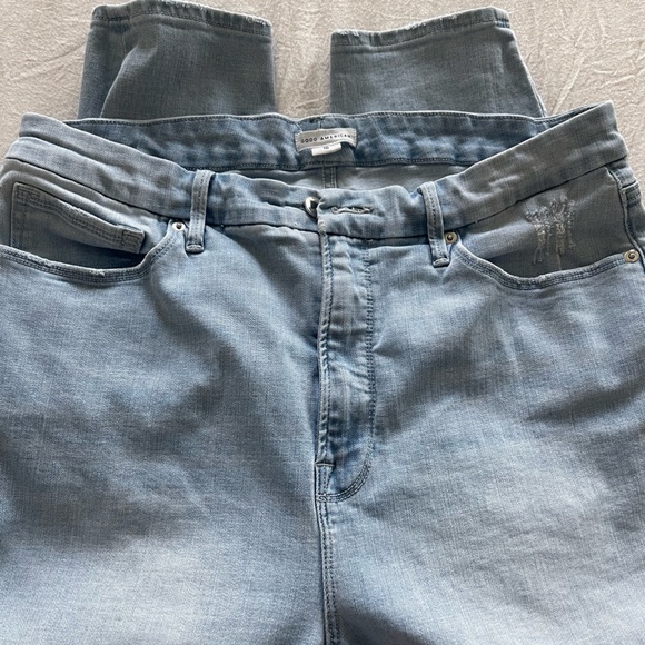 Good American Stretchy size 16 jeans. - Picture 2 of 4